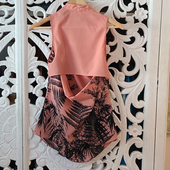 Robbi & Nikki women's top with open back detail size S - Picture 4 of 8